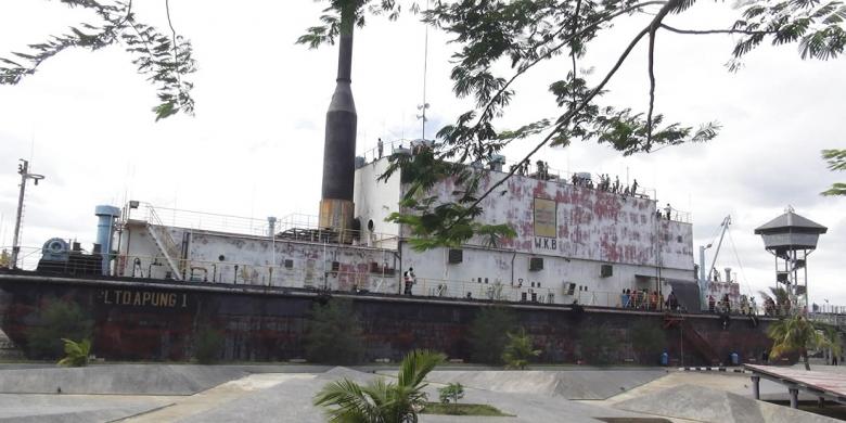 Situs Tsunami Aceh Buat Turis Kapal Pesiar Terkesima